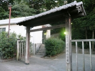 �隬�����